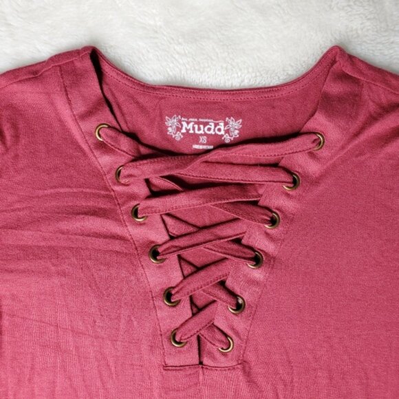 NWOT Red Criss Cross V Neck Long Sleeve Tee XSMALL - Picture 2 of 2